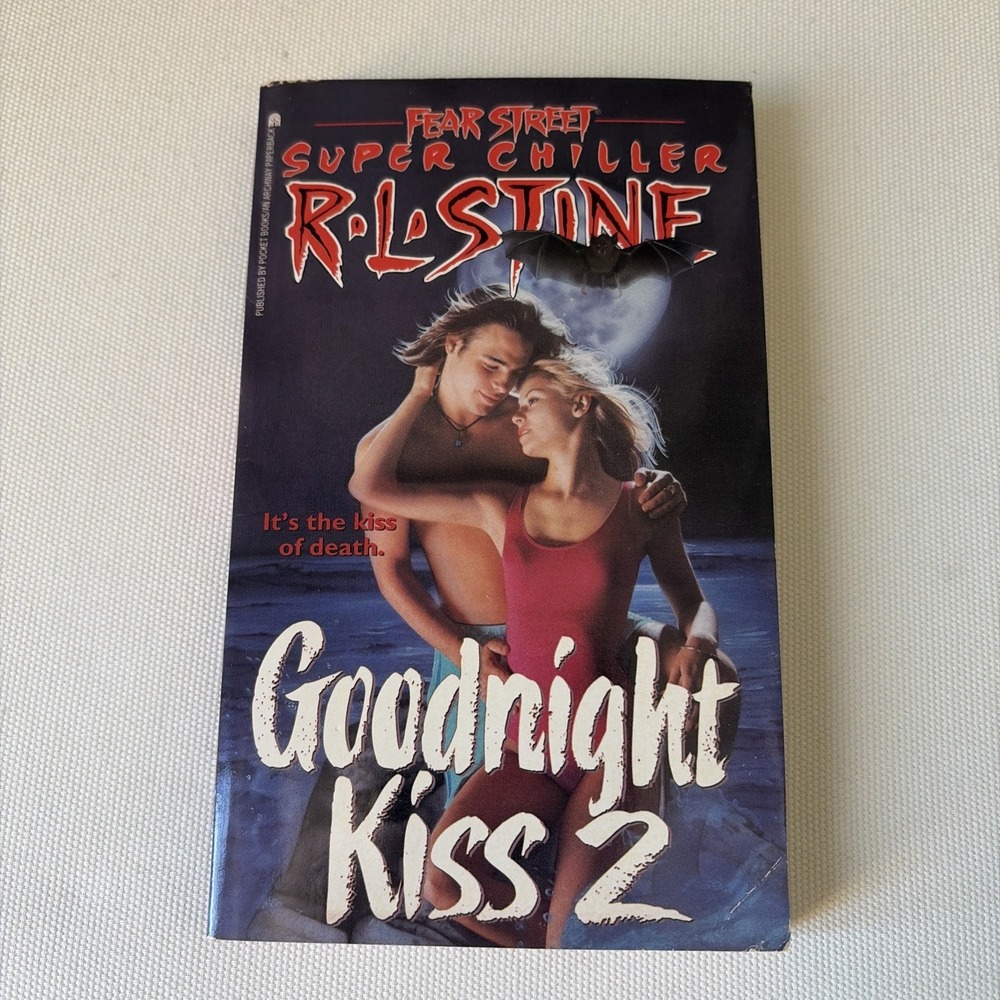 RL Stine Fear Street Super Chiller Goodnight Kiss 2 - Vintage Vampire Horror